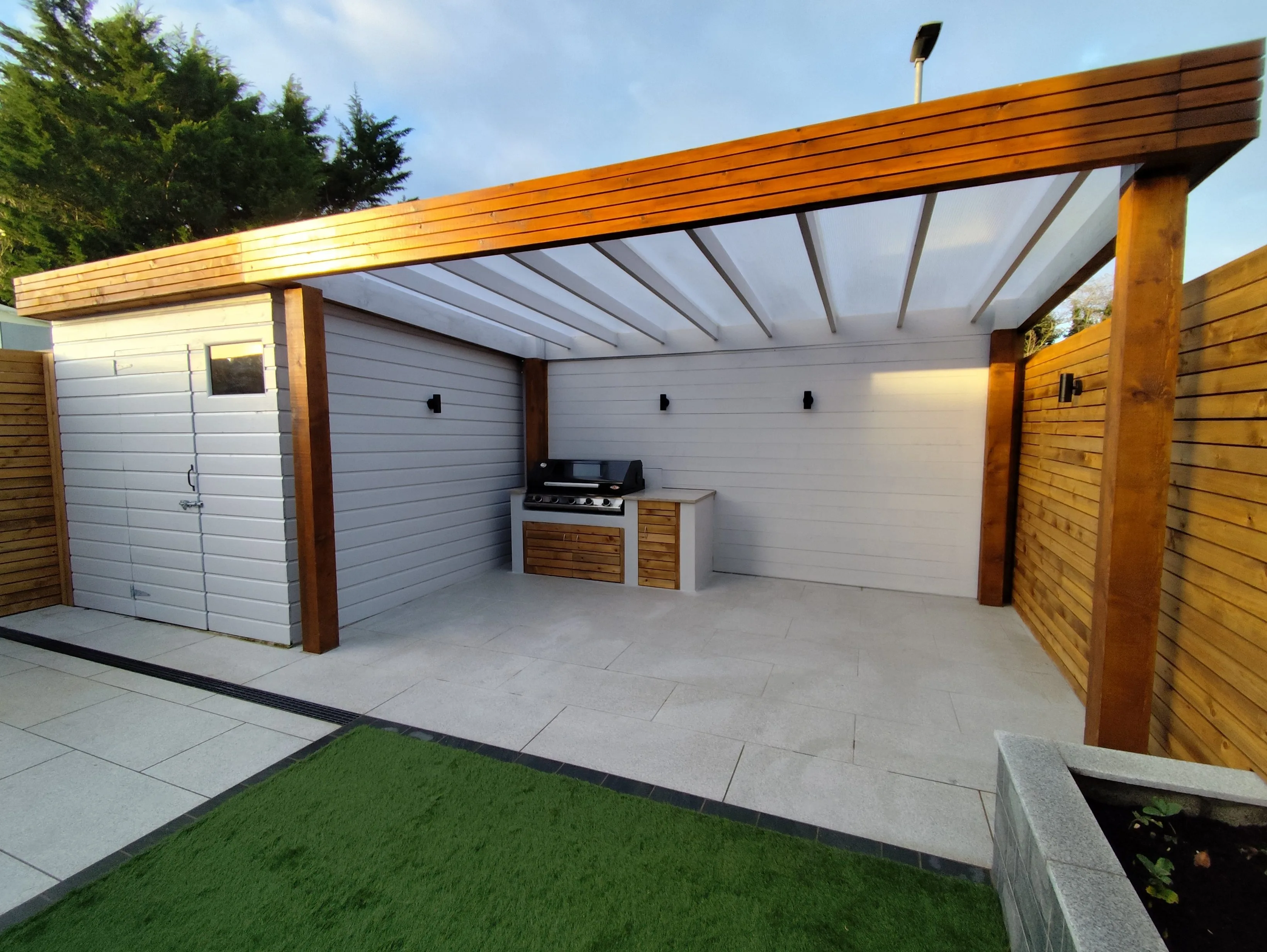 Pergolas and garden structures